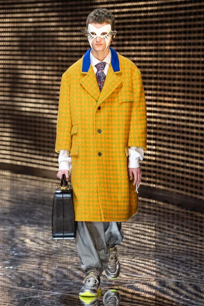 Look 67